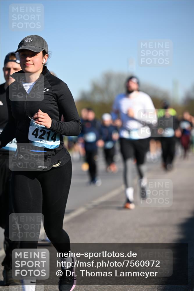 06.04.2025 - 44. Internationalen Wilhelmsburger Insellauf Dr. Thomas Lammeyer http://msf.ph/oto/7560972 06.04.2025 09:36:09 Laufen 4214 meine-sportfotos.de