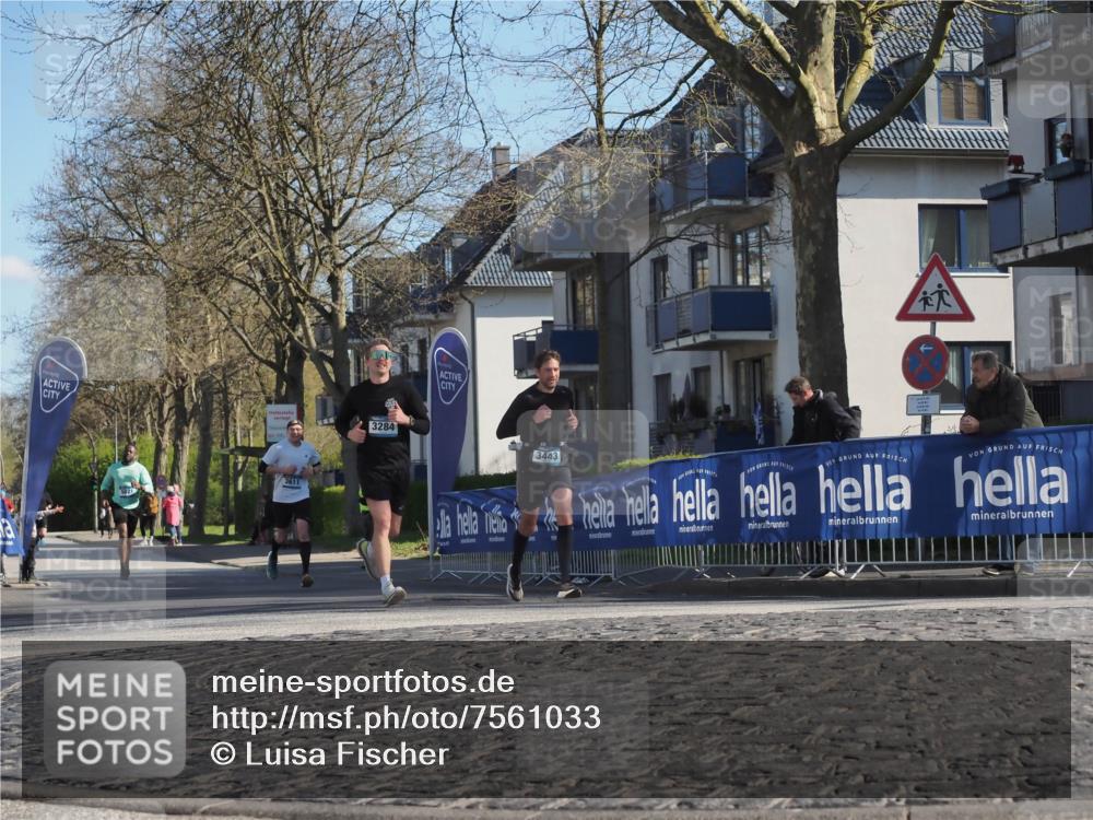06.04.2025 - 44. Internationalen Wilhelmsburger Insellauf Luisa Fischer http://msf.ph/oto/7561033 06.04.2025 10:29:02 Ziel 3284, 3611, 3443 meine-sportfotos.de