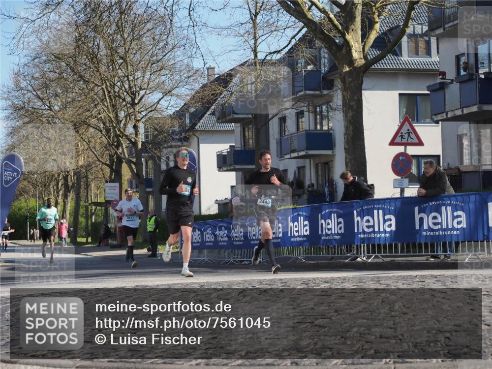 06.04.2025 - 44. Internationalen Wilhelmsburger Insellauf Luisa Fischer http://msf.ph/oto/7561045 06.04.2025 10:29:03 Ziel 5021, 3611, 84, 3443 meine-sportfotos.de