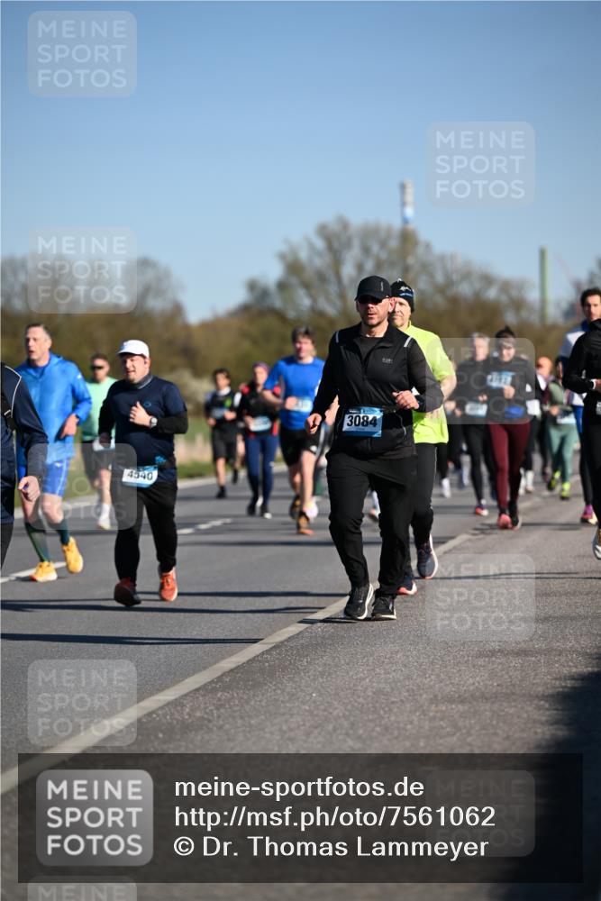 06.04.2025 - 44. Internationalen Wilhelmsburger Insellauf Dr. Thomas Lammeyer http://msf.ph/oto/7561062 06.04.2025 09:36:13 Laufen 4540, 3084 meine-sportfotos.de
