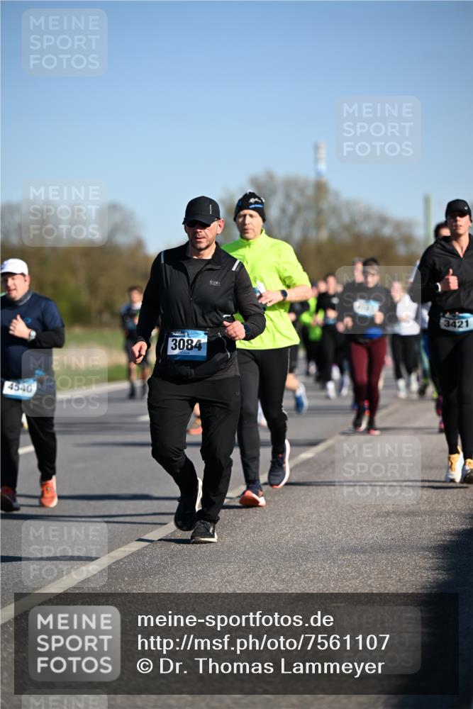 06.04.2025 - 44. Internationalen Wilhelmsburger Insellauf Dr. Thomas Lammeyer http://msf.ph/oto/7561107 06.04.2025 09:36:14 Laufen 4540, 3084, 3421 meine-sportfotos.de
