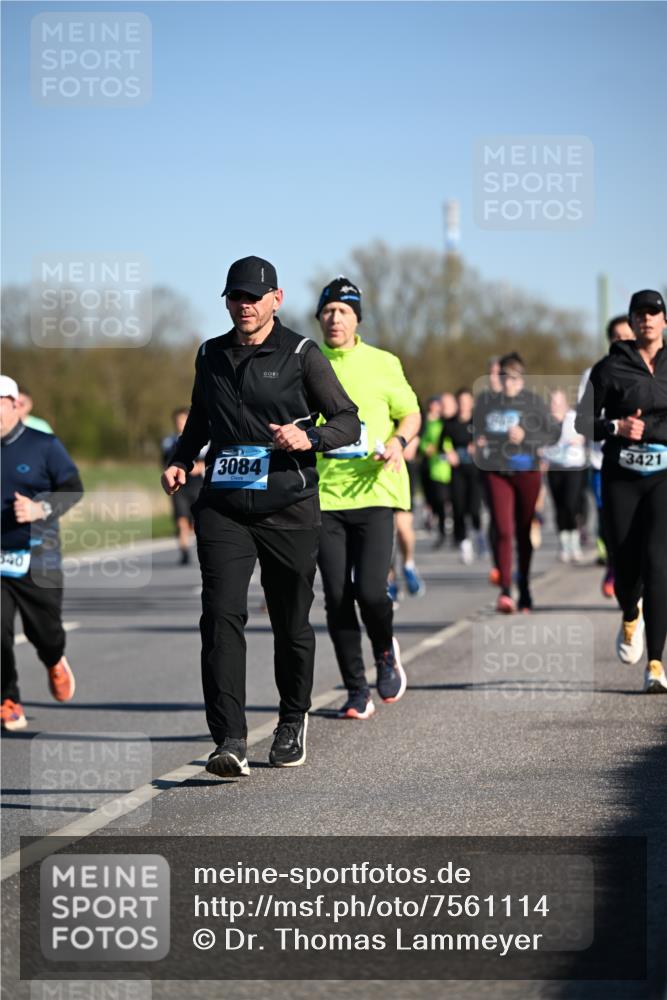06.04.2025 - 44. Internationalen Wilhelmsburger Insellauf Dr. Thomas Lammeyer http://msf.ph/oto/7561114 06.04.2025 09:36:14 Laufen 540, 3084, 3421 meine-sportfotos.de