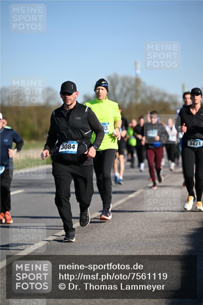 06.04.2025 - 44. Internationalen Wilhelmsburger Insellauf Dr. Thomas Lammeyer http://msf.ph/oto/7561119 06.04.2025 09:36:14 Laufen 3084, 93, 3421 meine-sportfotos.de