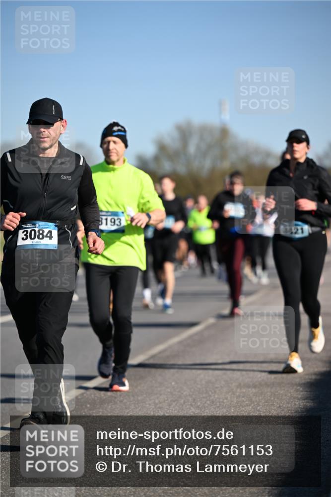 06.04.2025 - 44. Internationalen Wilhelmsburger Insellauf Dr. Thomas Lammeyer http://msf.ph/oto/7561153 06.04.2025 09:36:15 Laufen 3084, 8193, 510, 3421 meine-sportfotos.de