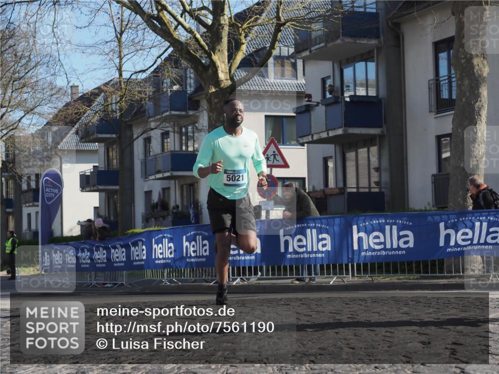 06.04.2025 - 44. Internationalen Wilhelmsburger Insellauf Luisa Fischer http://msf.ph/oto/7561190 06.04.2025 10:29:07 Ziel 5021 meine-sportfotos.de