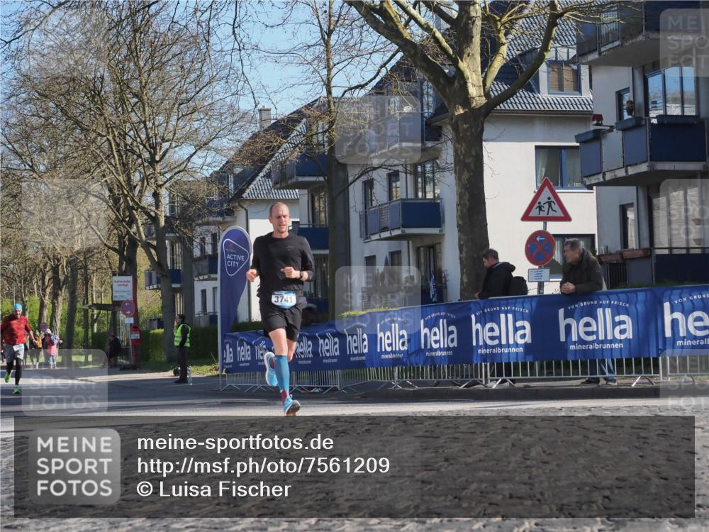 06.04.2025 - 44. Internationalen Wilhelmsburger Insellauf Luisa Fischer http://msf.ph/oto/7561209 06.04.2025 10:29:13 Ziel 3741 meine-sportfotos.de