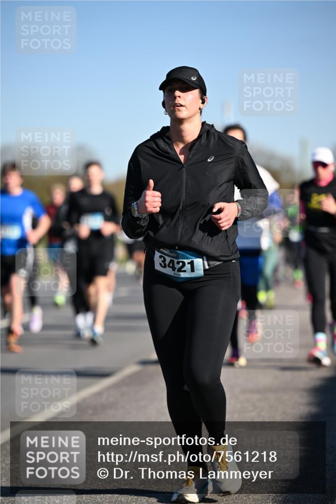 06.04.2025 - 44. Internationalen Wilhelmsburger Insellauf Dr. Thomas Lammeyer http://msf.ph/oto/7561218 06.04.2025 09:36:18 Laufen 3421 meine-sportfotos.de