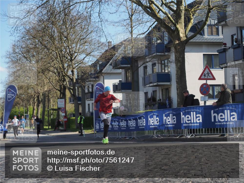 06.04.2025 - 44. Internationalen Wilhelmsburger Insellauf Luisa Fischer http://msf.ph/oto/7561247 06.04.2025 10:29:18 Ziel 3588 meine-sportfotos.de