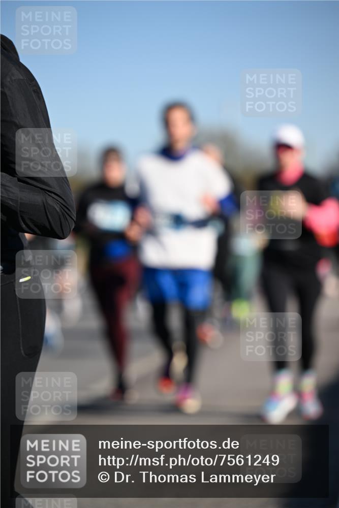 06.04.2025 - 44. Internationalen Wilhelmsburger Insellauf Dr. Thomas Lammeyer http://msf.ph/oto/7561249 06.04.2025 09:36:19 Laufen  meine-sportfotos.de