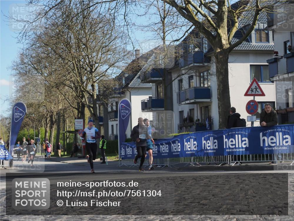 06.04.2025 - 44. Internationalen Wilhelmsburger Insellauf Luisa Fischer http://msf.ph/oto/7561304 06.04.2025 10:29:22 Ziel 4135 meine-sportfotos.de