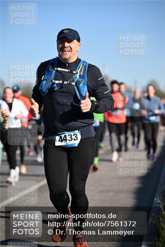 06.04.2025 - 44. Internationalen Wilhelmsburger Insellauf Dr. Thomas Lammeyer http://msf.ph/oto/7561372 06.04.2025 09:36:24 Laufen 4433 meine-sportfotos.de