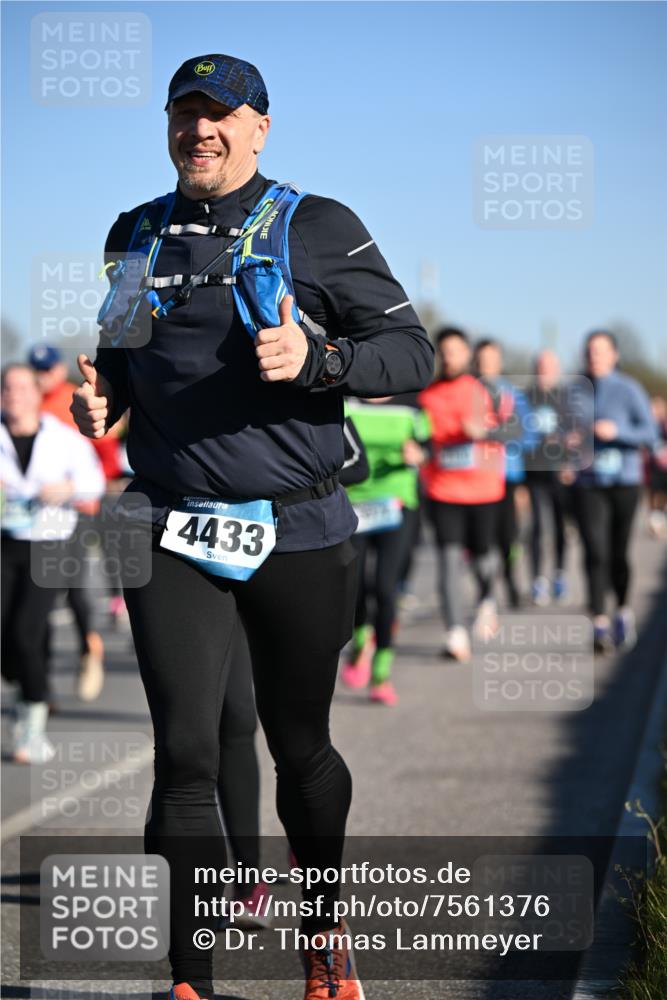 06.04.2025 - 44. Internationalen Wilhelmsburger Insellauf Dr. Thomas Lammeyer http://msf.ph/oto/7561376 06.04.2025 09:36:24 Laufen 4433 meine-sportfotos.de
