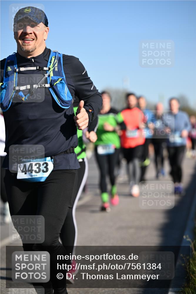 06.04.2025 - 44. Internationalen Wilhelmsburger Insellauf Dr. Thomas Lammeyer http://msf.ph/oto/7561384 06.04.2025 09:36:25 Laufen 4433 meine-sportfotos.de