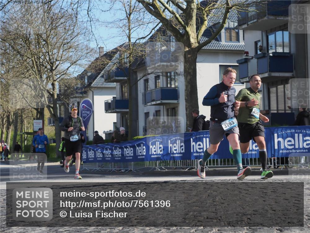 06.04.2025 - 44. Internationalen Wilhelmsburger Insellauf Luisa Fischer http://msf.ph/oto/7561396 06.04.2025 10:29:30 Ziel 3453, 4044, 3793, 4347 meine-sportfotos.de