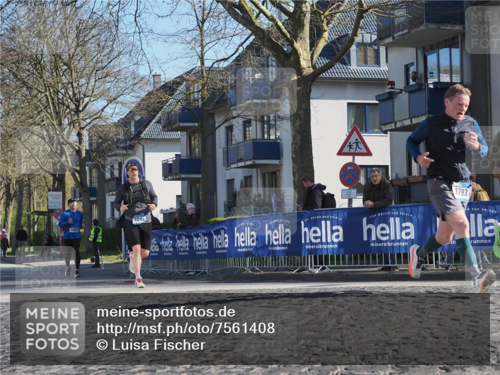 06.04.2025 - 44. Internationalen Wilhelmsburger Insellauf Luisa Fischer http://msf.ph/oto/7561408 06.04.2025 10:29:30 Ziel 771, 3453, 4044, 3793 meine-sportfotos.de