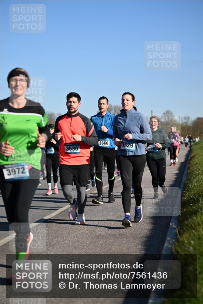 06.04.2025 - 44. Internationalen Wilhelmsburger Insellauf Dr. Thomas Lammeyer http://msf.ph/oto/7561436 06.04.2025 09:36:27 Laufen 3972, 3666, 4255, 3530, 3529, 366 meine-sportfotos.de