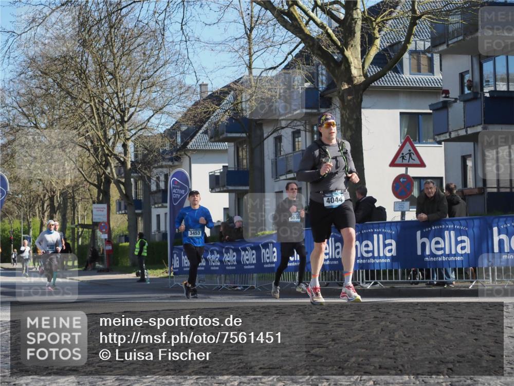 06.04.2025 - 44. Internationalen Wilhelmsburger Insellauf Luisa Fischer http://msf.ph/oto/7561451 06.04.2025 10:29:32 Ziel 3453, 5108, 4044 meine-sportfotos.de