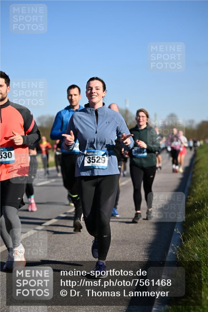 06.04.2025 - 44. Internationalen Wilhelmsburger Insellauf Dr. Thomas Lammeyer http://msf.ph/oto/7561468 06.04.2025 09:36:28 Laufen 530, 3529 meine-sportfotos.de