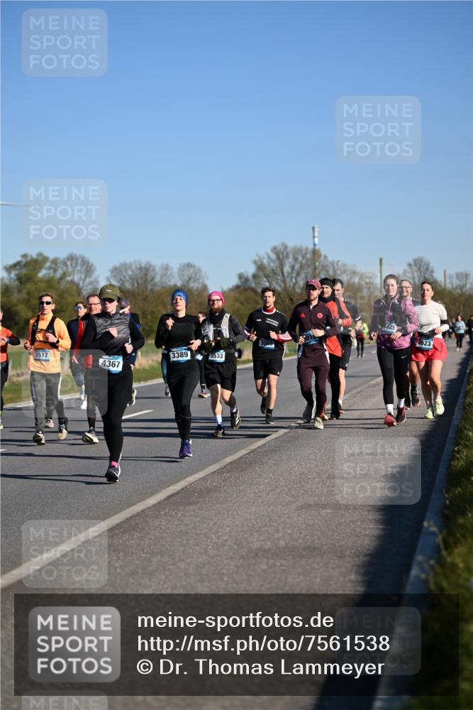 06.04.2025 - 44. Internationalen Wilhelmsburger Insellauf Dr. Thomas Lammeyer http://msf.ph/oto/7561538 06.04.2025 09:36:32 Laufen 4023, 3389 meine-sportfotos.de