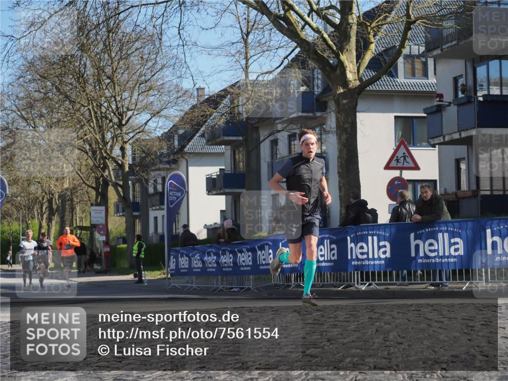 06.04.2025 - 44. Internationalen Wilhelmsburger Insellauf Luisa Fischer http://msf.ph/oto/7561554 06.04.2025 10:29:37 Ziel  meine-sportfotos.de