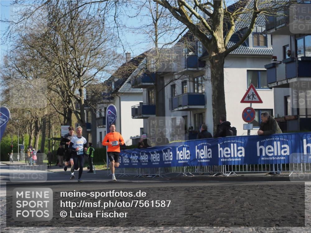 06.04.2025 - 44. Internationalen Wilhelmsburger Insellauf Luisa Fischer http://msf.ph/oto/7561587 06.04.2025 10:29:40 Ziel 4121, 3795 meine-sportfotos.de