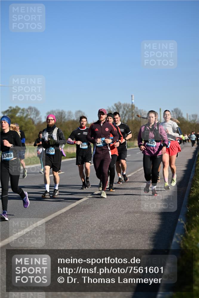 06.04.2025 - 44. Internationalen Wilhelmsburger Insellauf Dr. Thomas Lammeyer http://msf.ph/oto/7561601 06.04.2025 09:36:34 Laufen 3389, 3533, 3056, 4029 meine-sportfotos.de