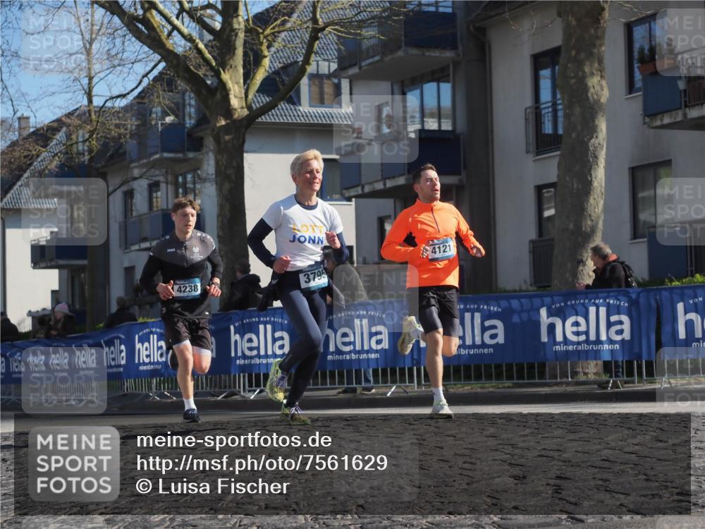06.04.2025 - 44. Internationalen Wilhelmsburger Insellauf Luisa Fischer http://msf.ph/oto/7561629 06.04.2025 10:29:42 Ziel 2, 4238, 3795, 4121 meine-sportfotos.de