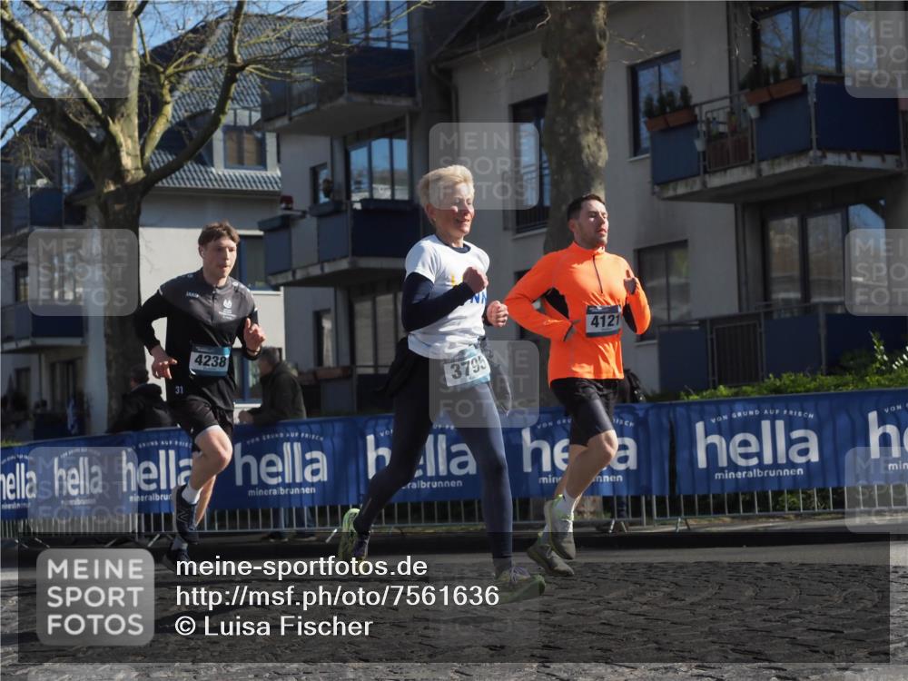 06.04.2025 - 44. Internationalen Wilhelmsburger Insellauf Luisa Fischer http://msf.ph/oto/7561636 06.04.2025 10:29:43 Ziel 31, 4238, 3795, 4121 meine-sportfotos.de