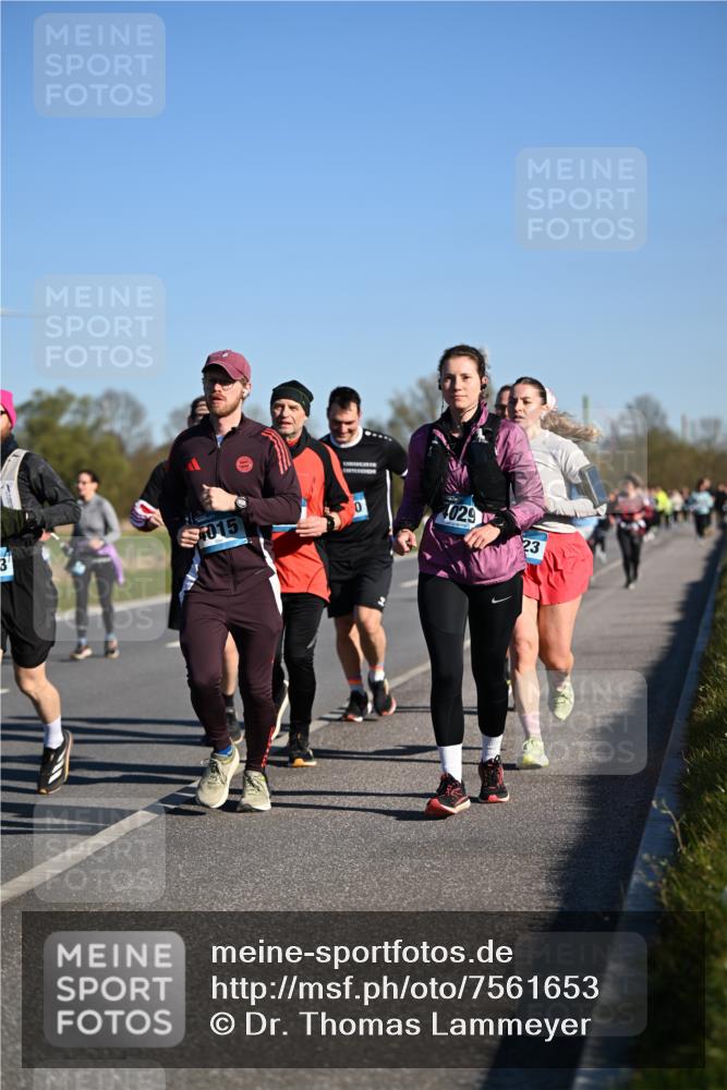 06.04.2025 - 44. Internationalen Wilhelmsburger Insellauf Dr. Thomas Lammeyer http://msf.ph/oto/7561653 06.04.2025 09:36:35 Laufen 3, 015, 0, 4029, 23 meine-sportfotos.de