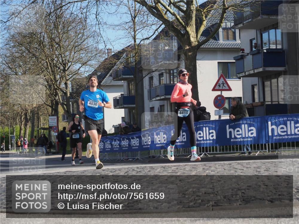 06.04.2025 - 44. Internationalen Wilhelmsburger Insellauf Luisa Fischer http://msf.ph/oto/7561659 06.04.2025 10:30:04 Ziel 4413, 4030, 4410 meine-sportfotos.de