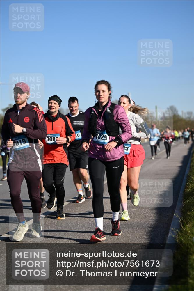 06.04.2025 - 44. Internationalen Wilhelmsburger Insellauf Dr. Thomas Lammeyer http://msf.ph/oto/7561673 06.04.2025 09:36:36 Laufen 4015, 308, 10, 029, 23 meine-sportfotos.de