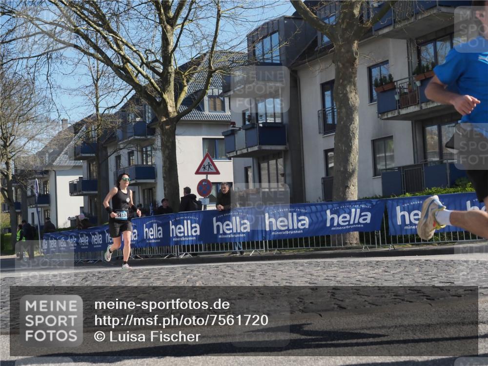 06.04.2025 - 44. Internationalen Wilhelmsburger Insellauf Luisa Fischer http://msf.ph/oto/7561720 06.04.2025 10:30:06 Ziel 3413 meine-sportfotos.de