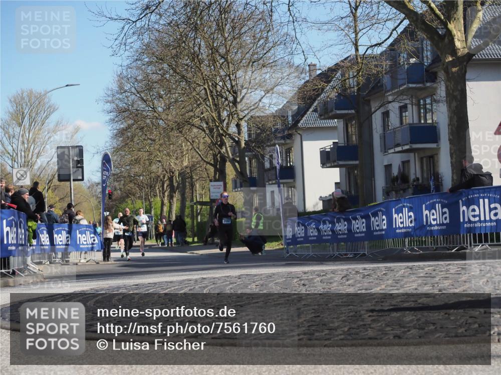 06.04.2025 - 44. Internationalen Wilhelmsburger Insellauf Luisa Fischer http://msf.ph/oto/7561760 06.04.2025 10:30:12 Ziel 3562 meine-sportfotos.de
