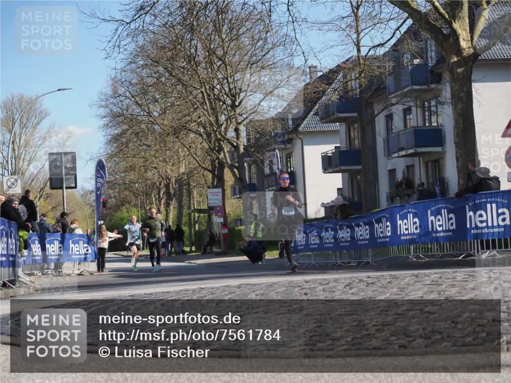 06.04.2025 - 44. Internationalen Wilhelmsburger Insellauf Luisa Fischer http://msf.ph/oto/7561784 06.04.2025 10:30:14 Ziel 4527, 3562 meine-sportfotos.de