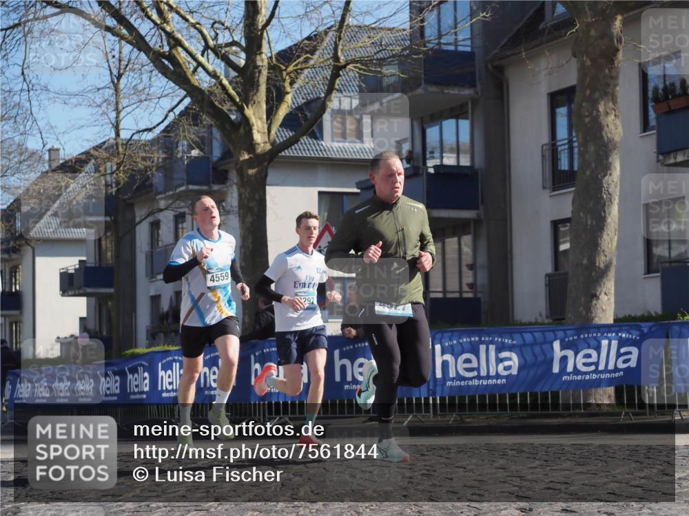 06.04.2025 - 44. Internationalen Wilhelmsburger Insellauf Luisa Fischer http://msf.ph/oto/7561844 06.04.2025 10:30:20 Ziel 4559, 297 meine-sportfotos.de