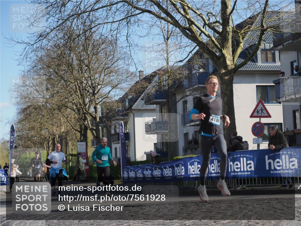 06.04.2025 - 44. Internationalen Wilhelmsburger Insellauf Luisa Fischer http://msf.ph/oto/7561928 06.04.2025 10:30:27 Ziel 3742, 4189 meine-sportfotos.de