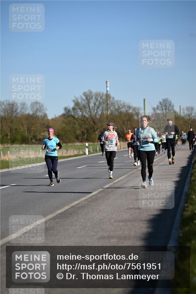 06.04.2025 - 44. Internationalen Wilhelmsburger Insellauf Dr. Thomas Lammeyer http://msf.ph/oto/7561951 06.04.2025 09:36:52 Laufen 3157, 5189, 3766 meine-sportfotos.de