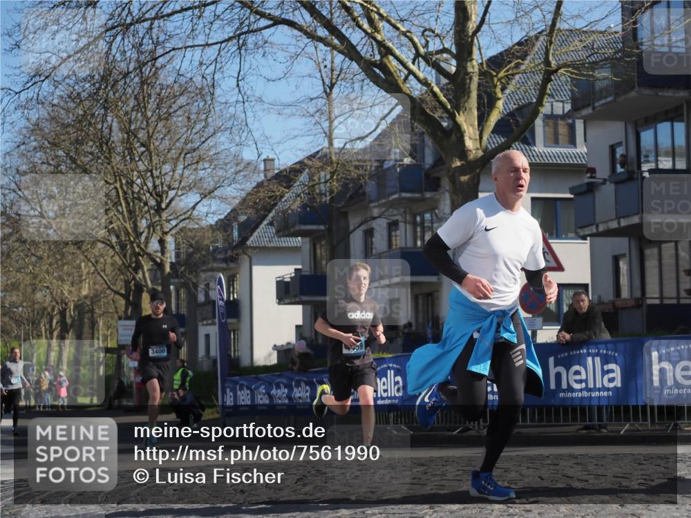 06.04.2025 - 44. Internationalen Wilhelmsburger Insellauf Luisa Fischer http://msf.ph/oto/7561990 06.04.2025 10:30:31 Ziel 3400, 9459 meine-sportfotos.de