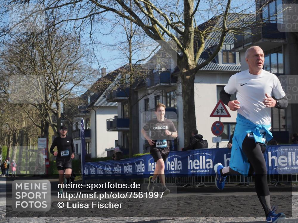 06.04.2025 - 44. Internationalen Wilhelmsburger Insellauf Luisa Fischer http://msf.ph/oto/7561997 06.04.2025 10:30:31 Ziel 3400, 4459 meine-sportfotos.de