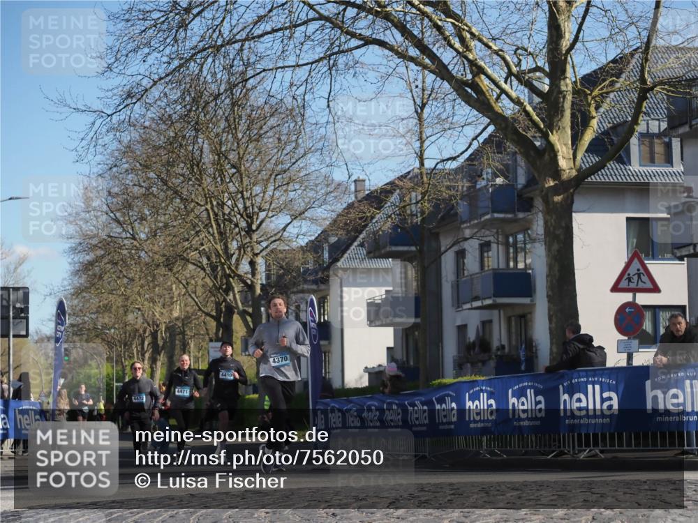06.04.2025 - 44. Internationalen Wilhelmsburger Insellauf Luisa Fischer http://msf.ph/oto/7562050 06.04.2025 10:30:35 Ziel 4472, 4471, 4419, 4370 meine-sportfotos.de
