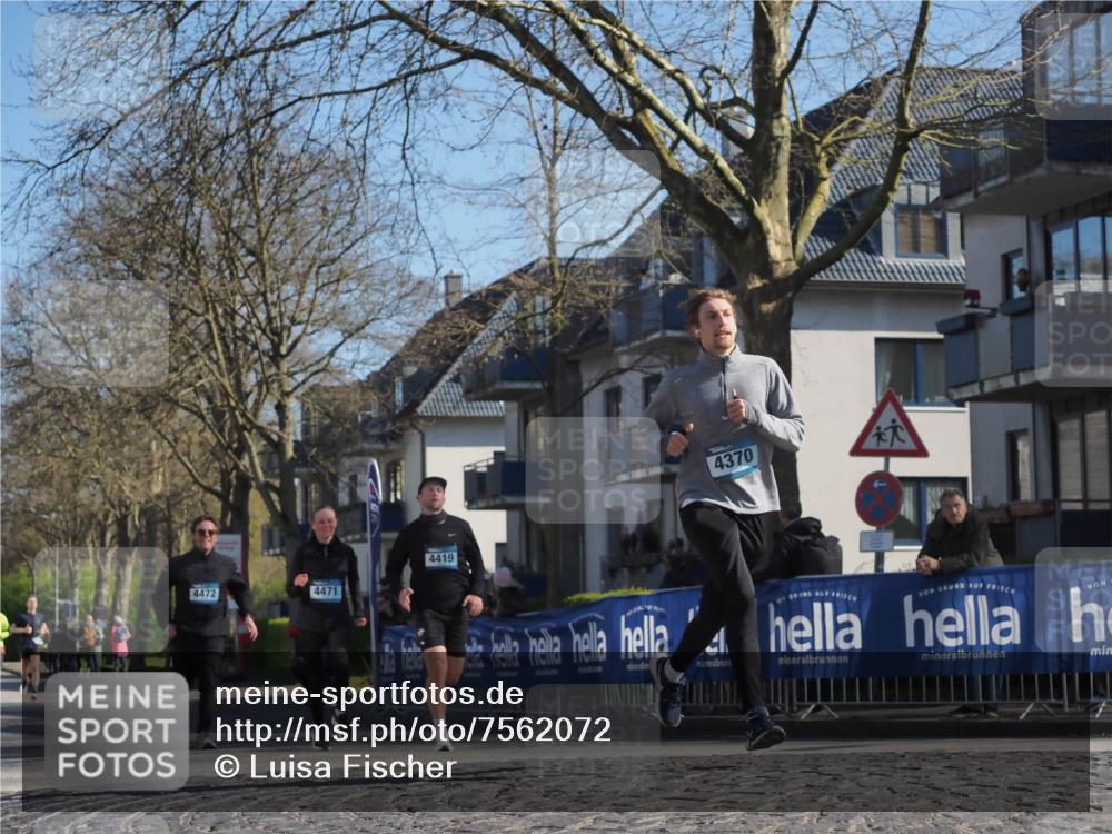 06.04.2025 - 44. Internationalen Wilhelmsburger Insellauf Luisa Fischer http://msf.ph/oto/7562072 06.04.2025 10:30:36 Ziel 4472, 4471, 4419, 4370 meine-sportfotos.de