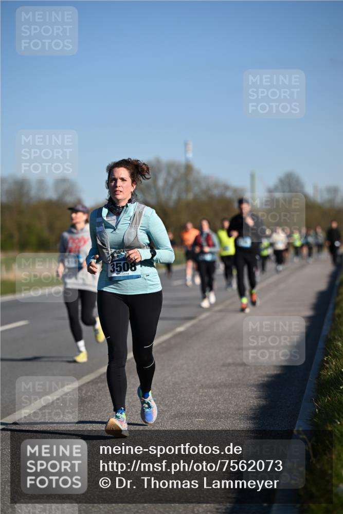 06.04.2025 - 44. Internationalen Wilhelmsburger Insellauf Dr. Thomas Lammeyer http://msf.ph/oto/7562073 06.04.2025 09:36:56 Laufen 3508 meine-sportfotos.de
