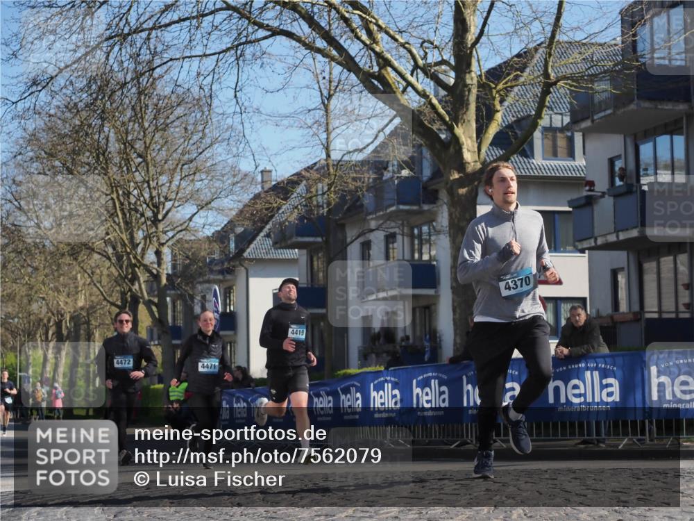 06.04.2025 - 44. Internationalen Wilhelmsburger Insellauf Luisa Fischer http://msf.ph/oto/7562079 06.04.2025 10:30:36 Ziel 4472, 4471, 4419, 4370 meine-sportfotos.de