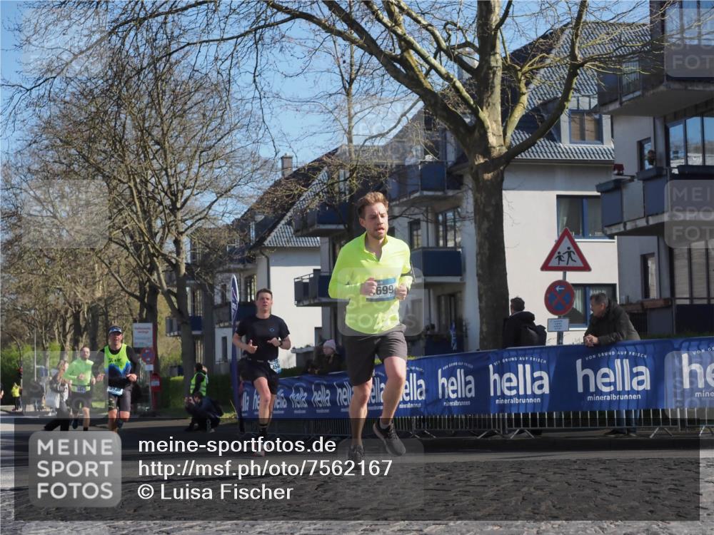 06.04.2025 - 44. Internationalen Wilhelmsburger Insellauf Luisa Fischer http://msf.ph/oto/7562167 06.04.2025 10:30:44 Ziel 699, 3939 meine-sportfotos.de