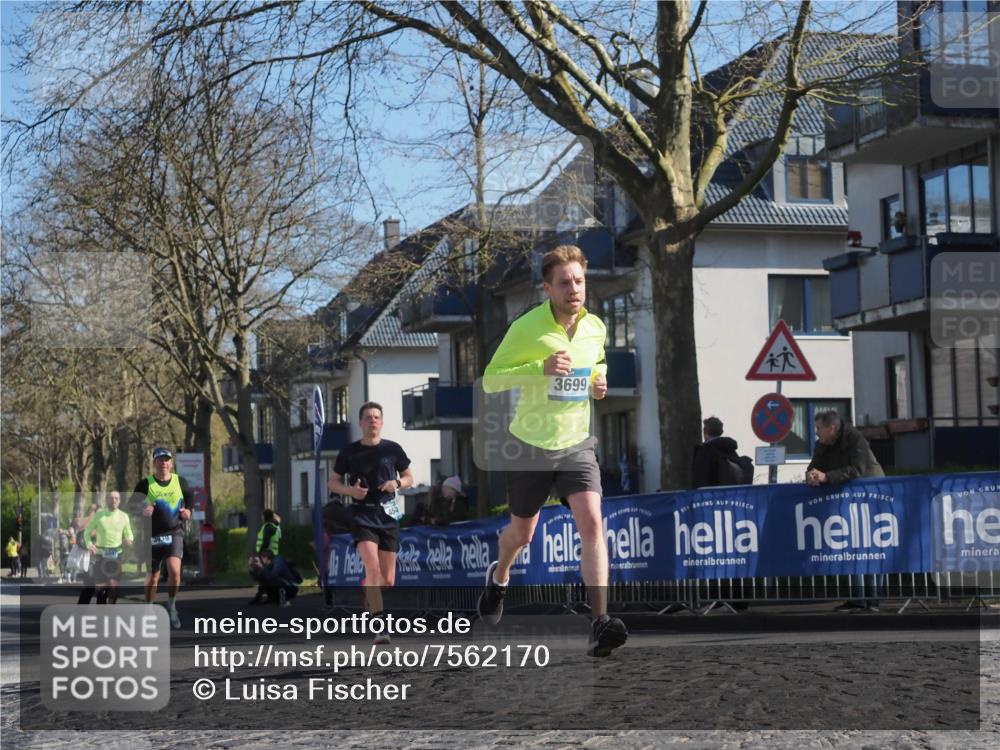 06.04.2025 - 44. Internationalen Wilhelmsburger Insellauf Luisa Fischer http://msf.ph/oto/7562170 06.04.2025 10:30:44 Ziel 939, 3699 meine-sportfotos.de