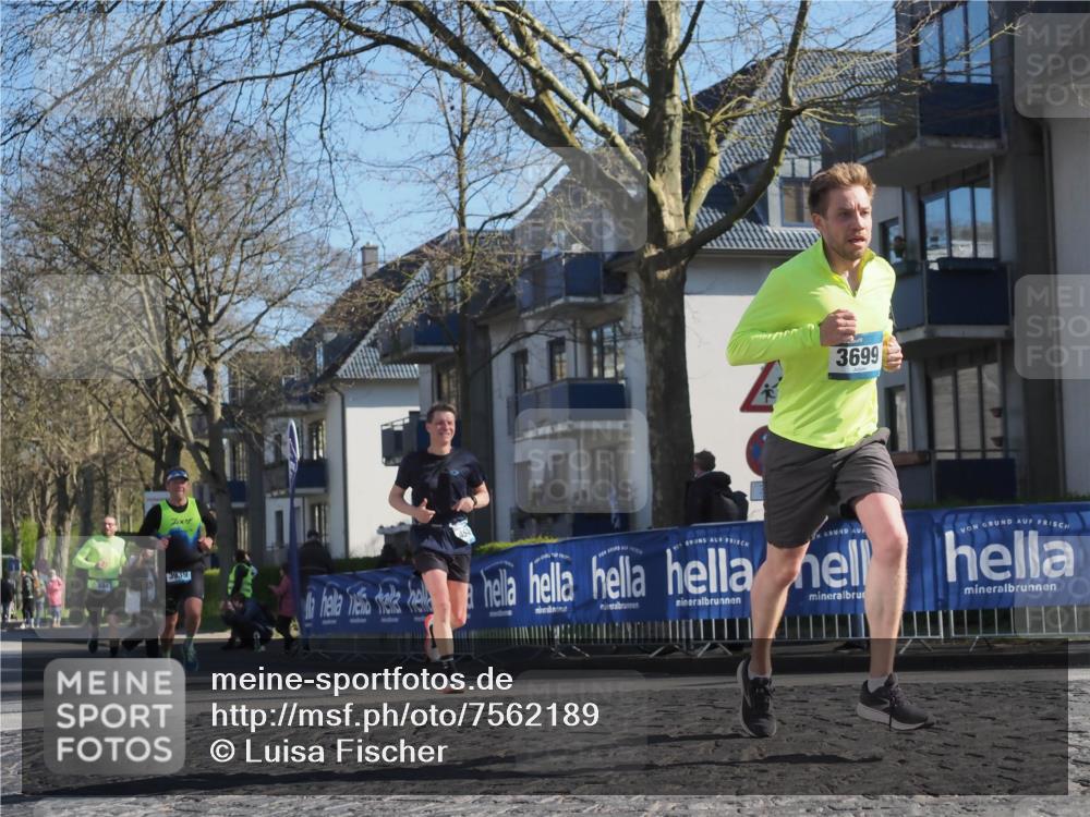 06.04.2025 - 44. Internationalen Wilhelmsburger Insellauf Luisa Fischer http://msf.ph/oto/7562189 06.04.2025 10:30:44 Ziel 3699, 3939 meine-sportfotos.de