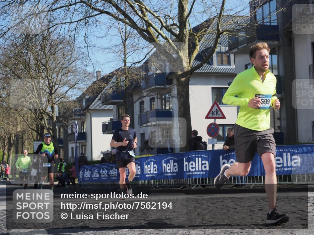 06.04.2025 - 44. Internationalen Wilhelmsburger Insellauf Luisa Fischer http://msf.ph/oto/7562194 06.04.2025 10:30:45 Ziel 3939, 3447, 699 meine-sportfotos.de
