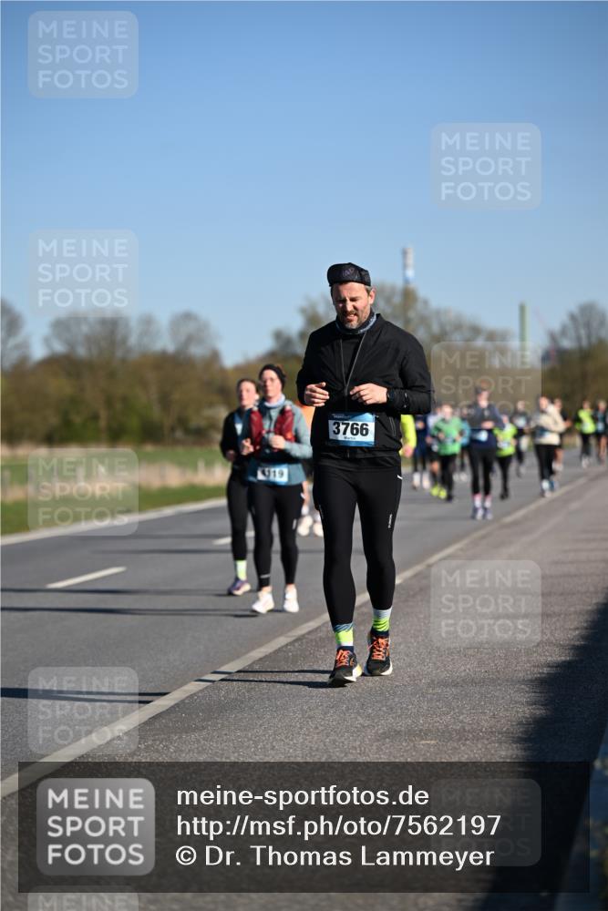 06.04.2025 - 44. Internationalen Wilhelmsburger Insellauf Dr. Thomas Lammeyer http://msf.ph/oto/7562197 06.04.2025 09:37:01 Laufen 19, 3766 meine-sportfotos.de
