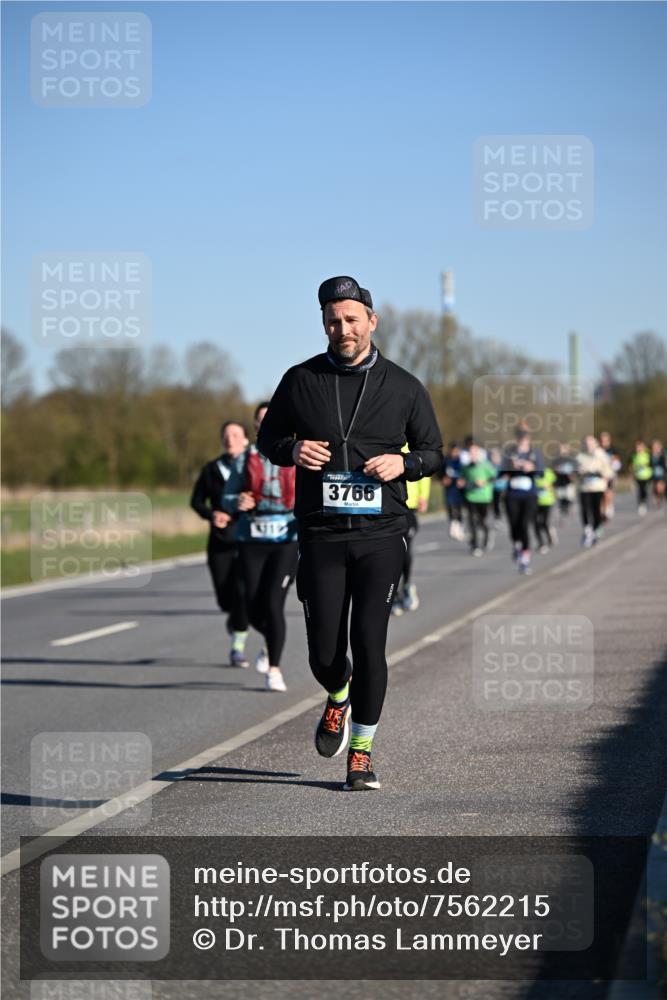 06.04.2025 - 44. Internationalen Wilhelmsburger Insellauf Dr. Thomas Lammeyer http://msf.ph/oto/7562215 06.04.2025 09:37:02 Laufen 3319, 3766 meine-sportfotos.de