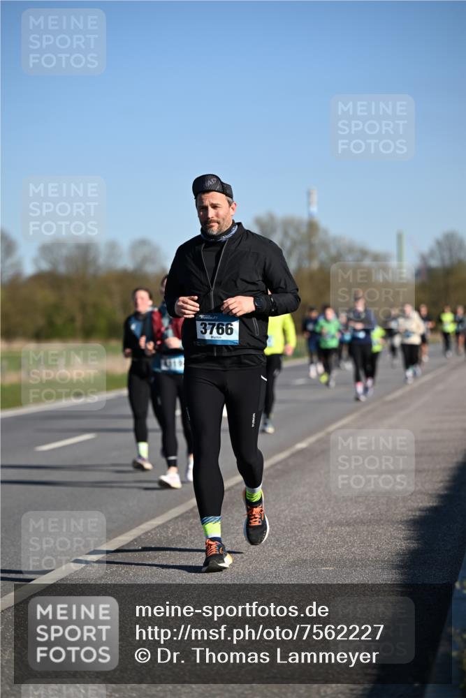 06.04.2025 - 44. Internationalen Wilhelmsburger Insellauf Dr. Thomas Lammeyer http://msf.ph/oto/7562227 06.04.2025 09:37:02 Laufen 3766 meine-sportfotos.de
